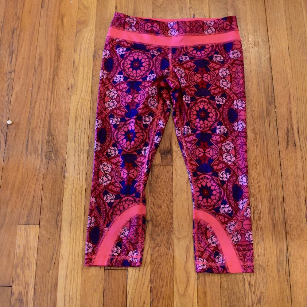 Lululemon Prisma Multi Guava Pink Inspire Crop II Size 8